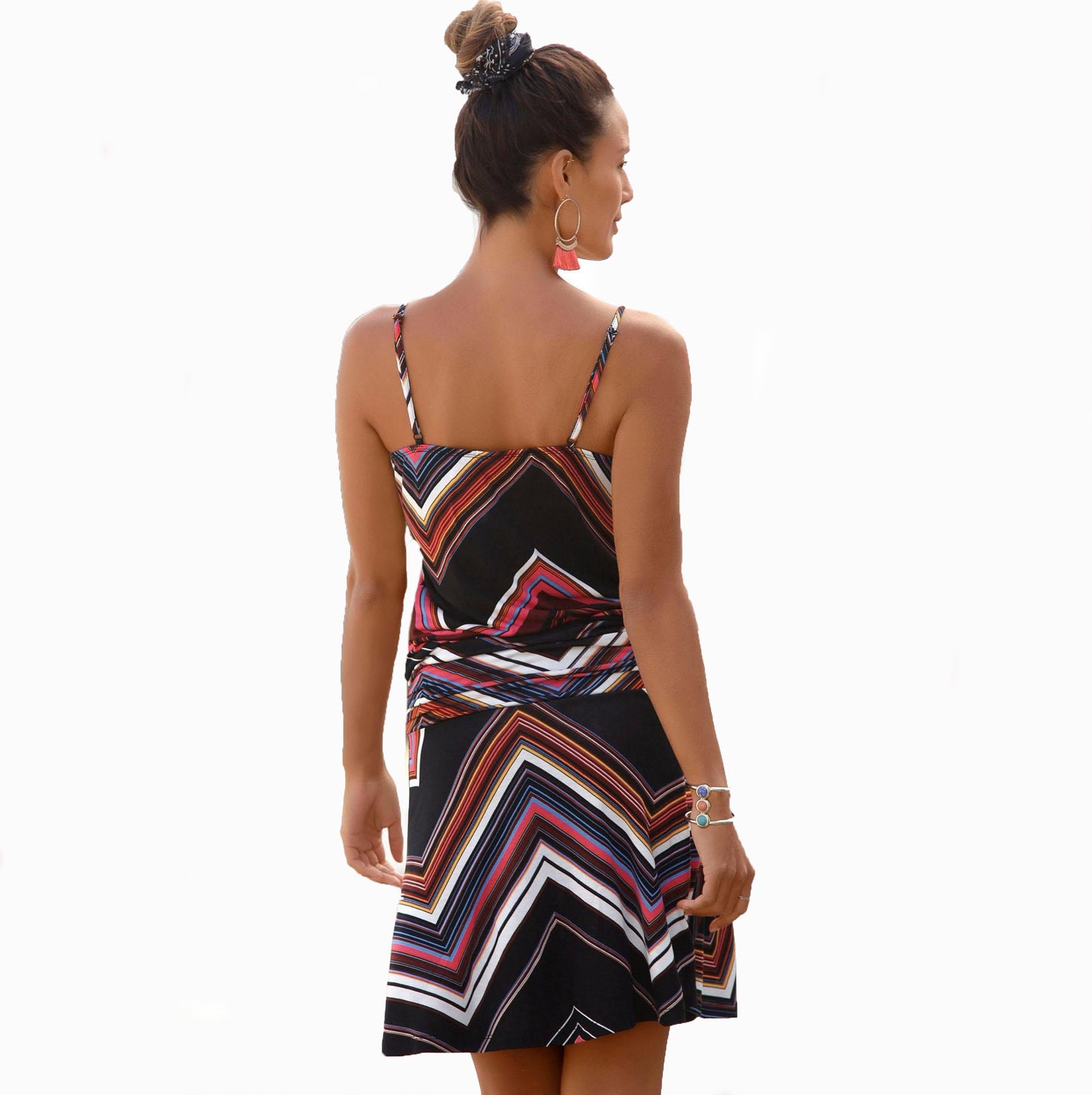 Women's beach dress with loose printed wave pattern