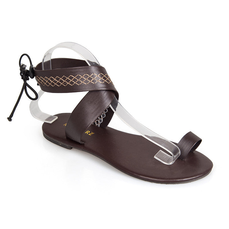 Women's sandals with cross toe straps